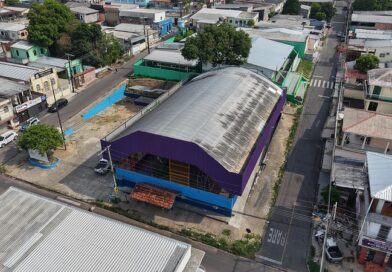 Prefeitura de Manaus avança na reta final da reforma da quadra de esportes do Lírio do Vale