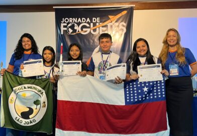 Estudantes de comunidade ribeirinha de Manaus conquistam 2º e 3º lugar na Olimpíada Brasileira de Foguetes