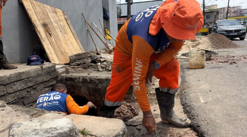 Prefeitura de Manaus desobstrui caixa coletora no São Francisco e reforça prevenção contra alagamentos