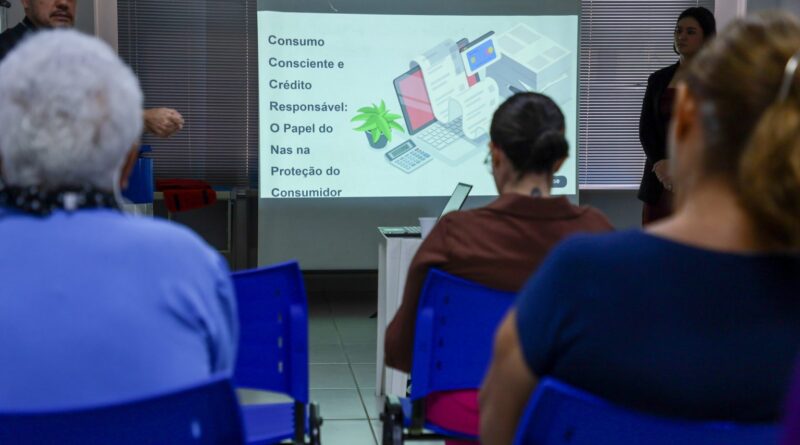 Prefeitura promove palestra educativa sobre golpes financeiros e combate ao superendividamento a aposentados e pensionistas
