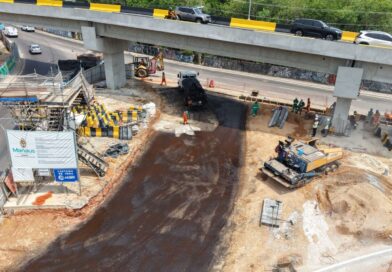 Prefeitura de Manaus realiza pavimentação de trecho da rotatória que integra o complexo viário Passarão