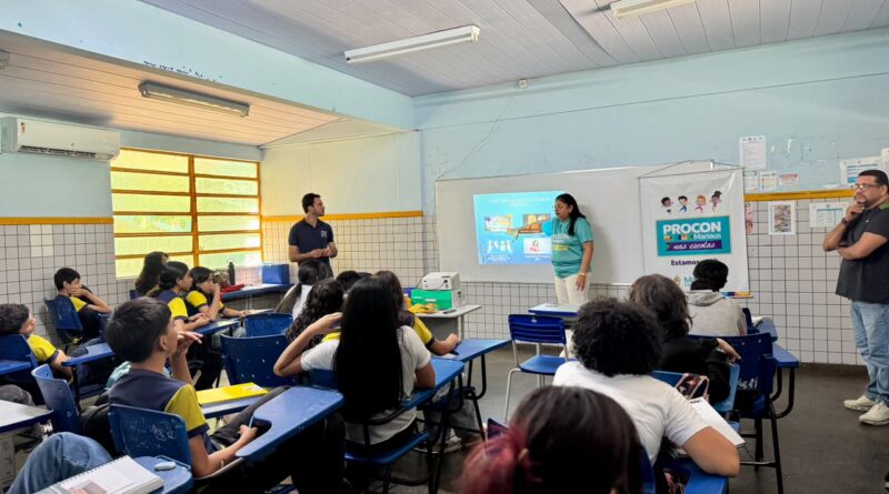 Prefeitura de Manaus leva educação para o consumo a mais de 60 estudantes de escola municipal na zona Norte