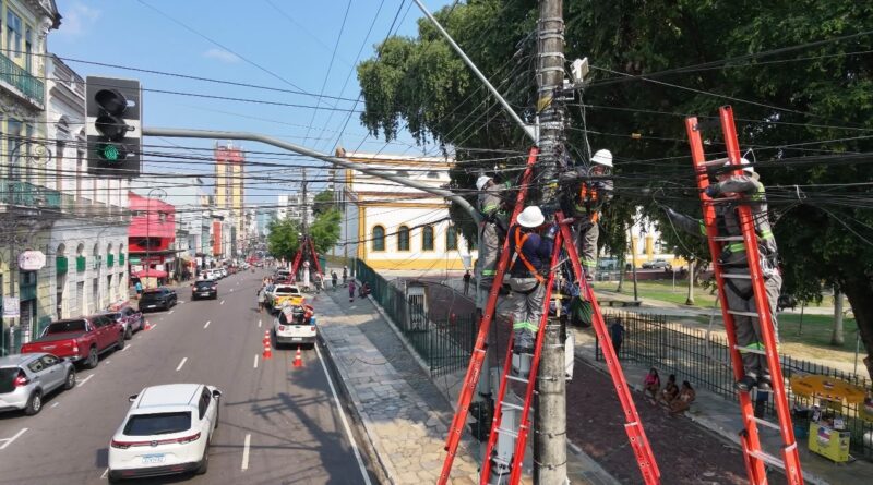 Prefeitura de Manaus amplia ordenamento de cabos com sistema e tecnologia no centro da capital
