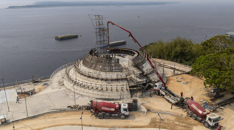 Parque Encontro das Águas avança com terceira concretagem das ‘asas’ de Niemeyer em obra da prefeitura