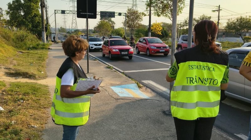 Prefeitura de Manaus realiza pesquisa para melhorar trânsito e segurança de pedestres na avenida das Torres