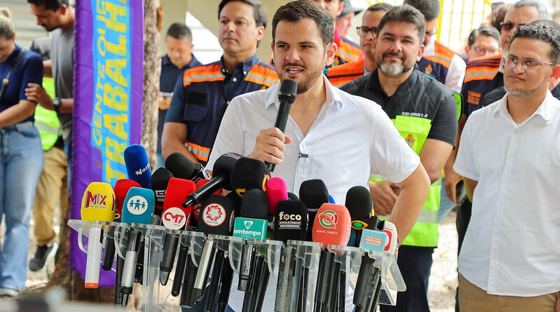 Prefeito Renato Junior entrega passarela na avenida Torquato Tapajós utilizada diariamente por 4,5 mil pessoas e confirma elevadores para garantir acessibilidade a PcDs