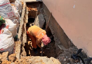 Prefeitura de Manaus recupera rede de drenagem na rua Ademar de Barros, no bairro Flores