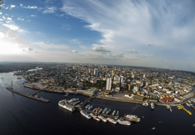 Chuvas trazem alívio e céu volta a ficar azul em Manaus após semanas coberta por fumaça