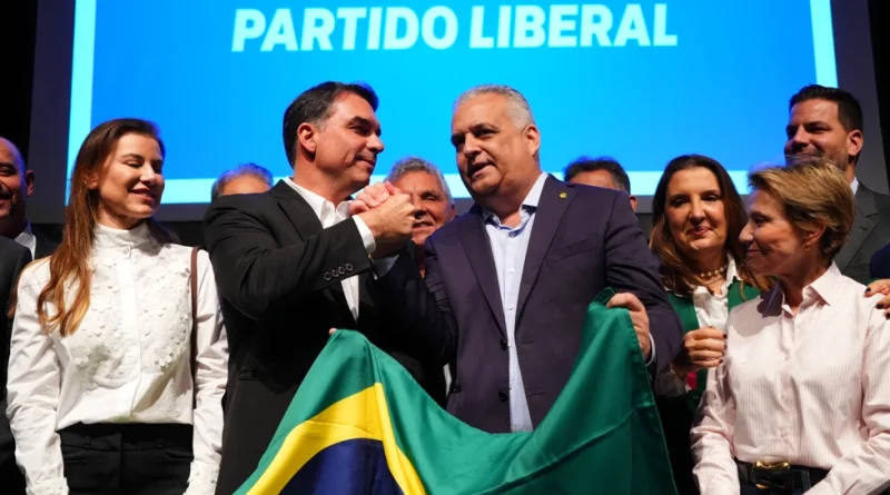 Flaviômetro: Site revela ranking de apoio à campanha de Flávio