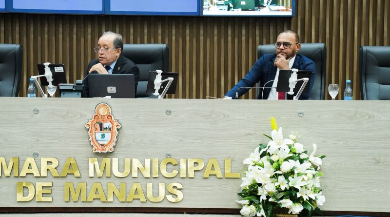 CMM debate prevenção ao câncer de mama e combate às queimadas durante Grande Expediente