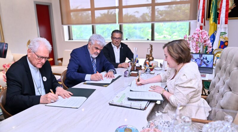 TCE-AM e Arquidiocese firmam parceria para ampliar educação ambiental no Amazonas