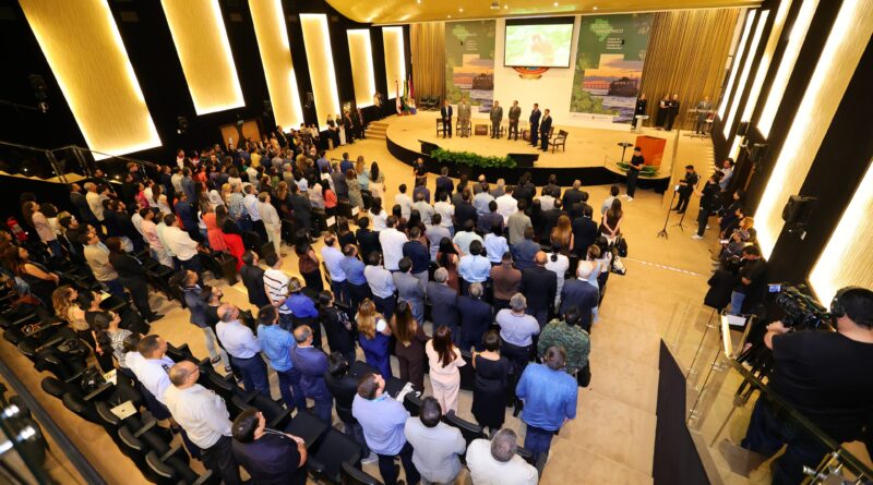 Transporte fluvial e projetos escolares marcam debates da tarde em seminário no TCE-AM