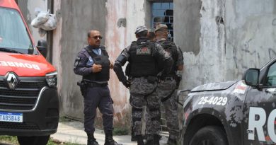 Criança mantida refém é resgatada e pai é preso após negociação em Manaus